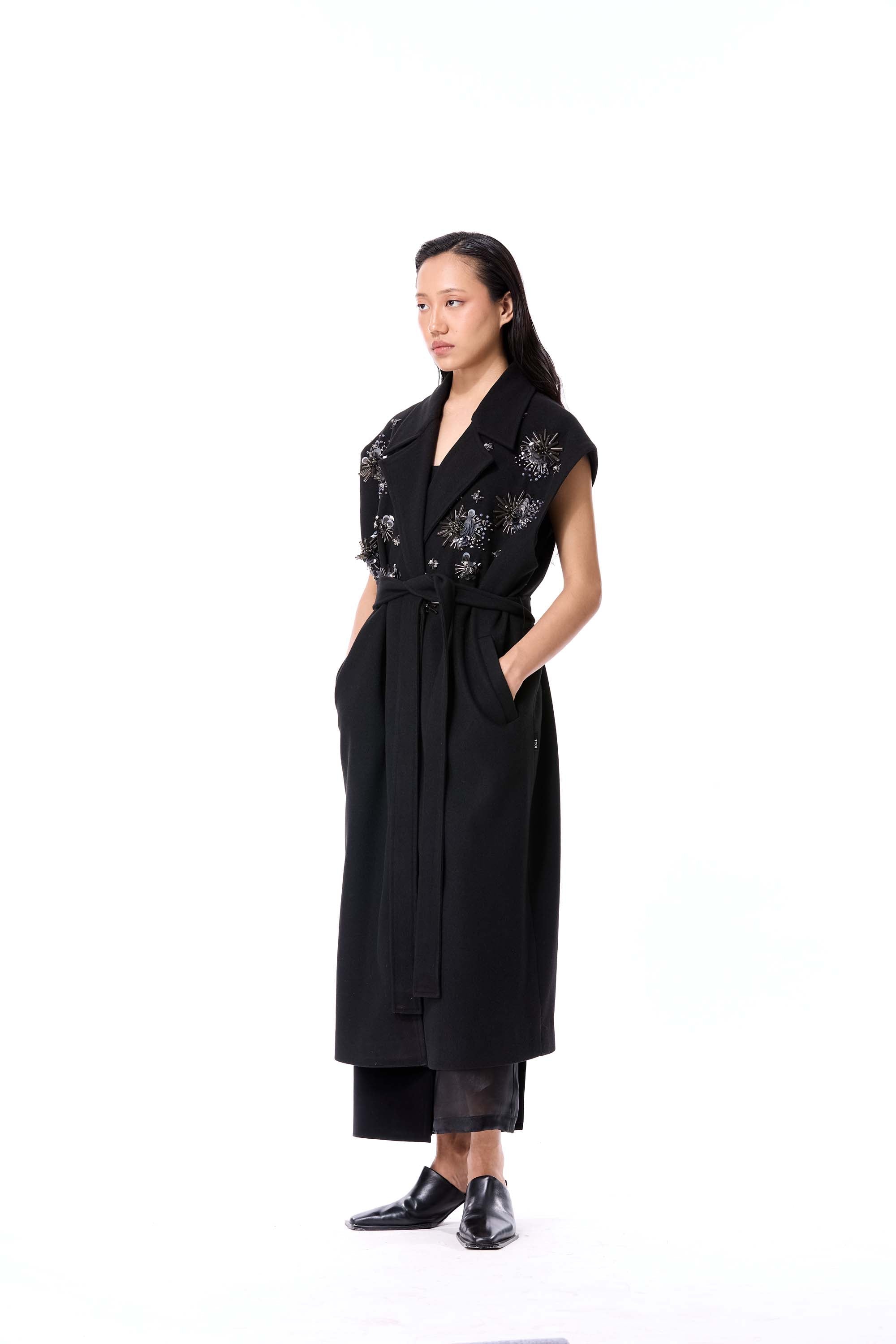 FROST BUD SLEEVELESS COAT - Kanika Goyal Label