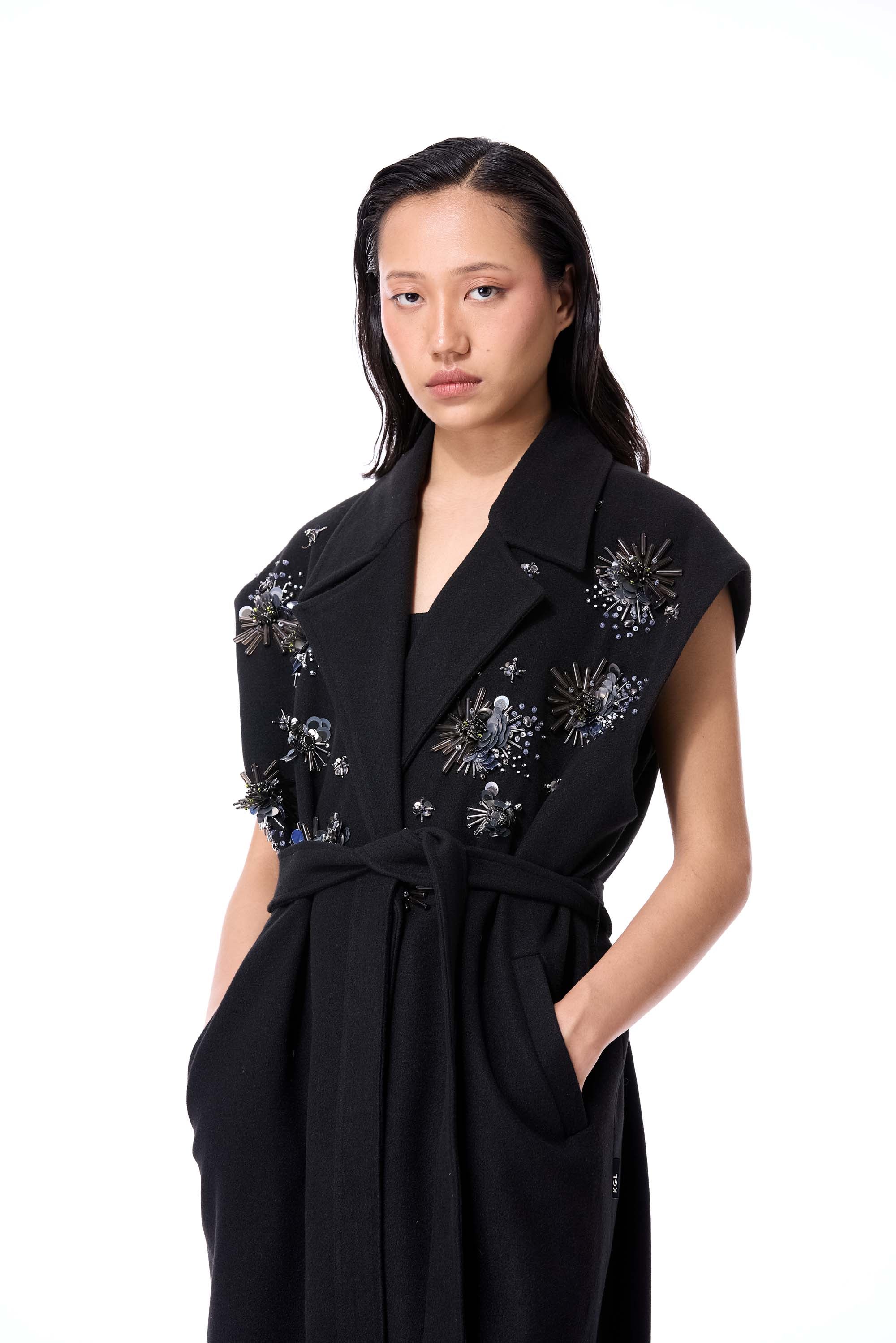 FROST BUD SLEEVELESS COAT - Kanika Goyal Label