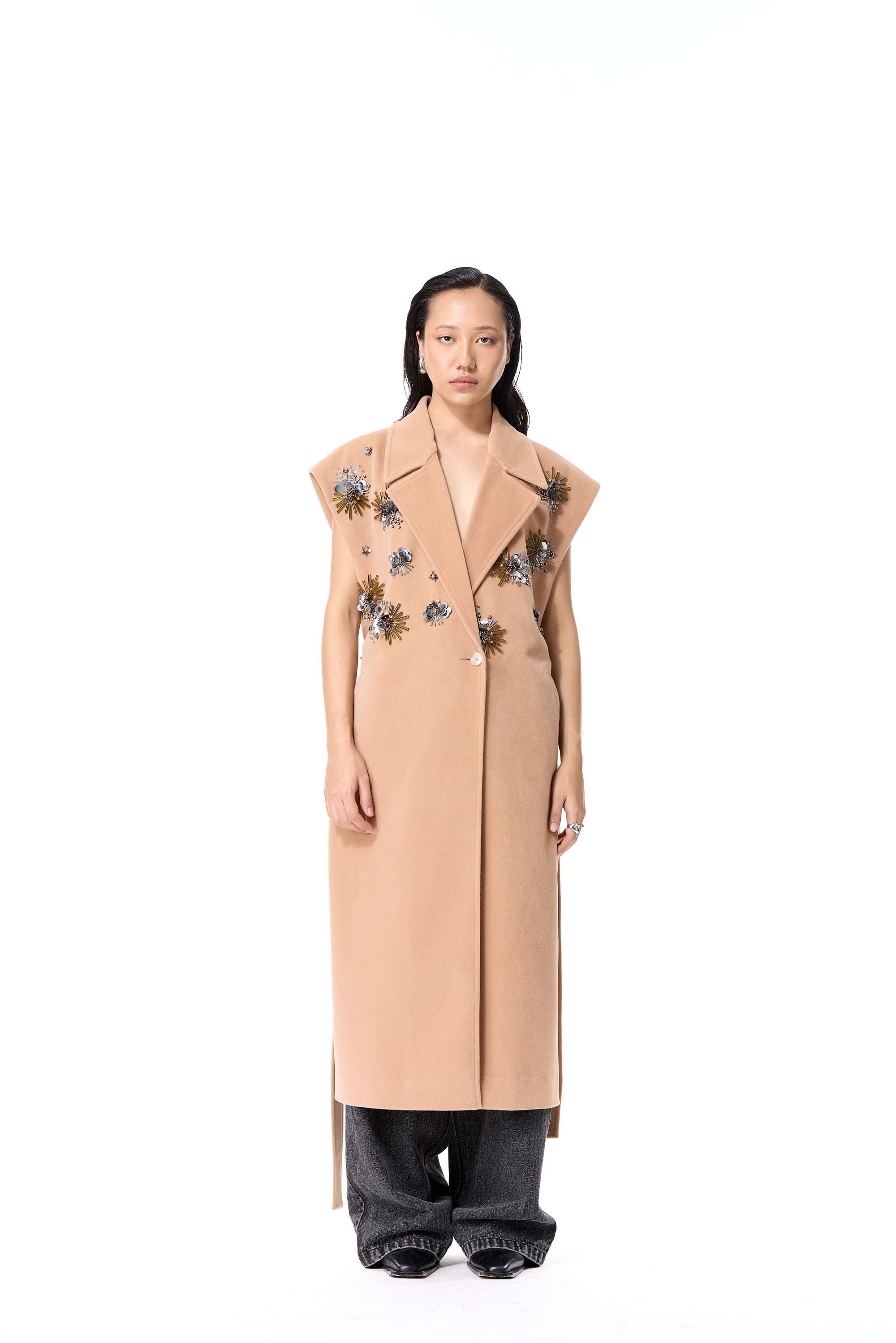 FROST BUD SLEEVELESS COAT - Kanika Goyal Label