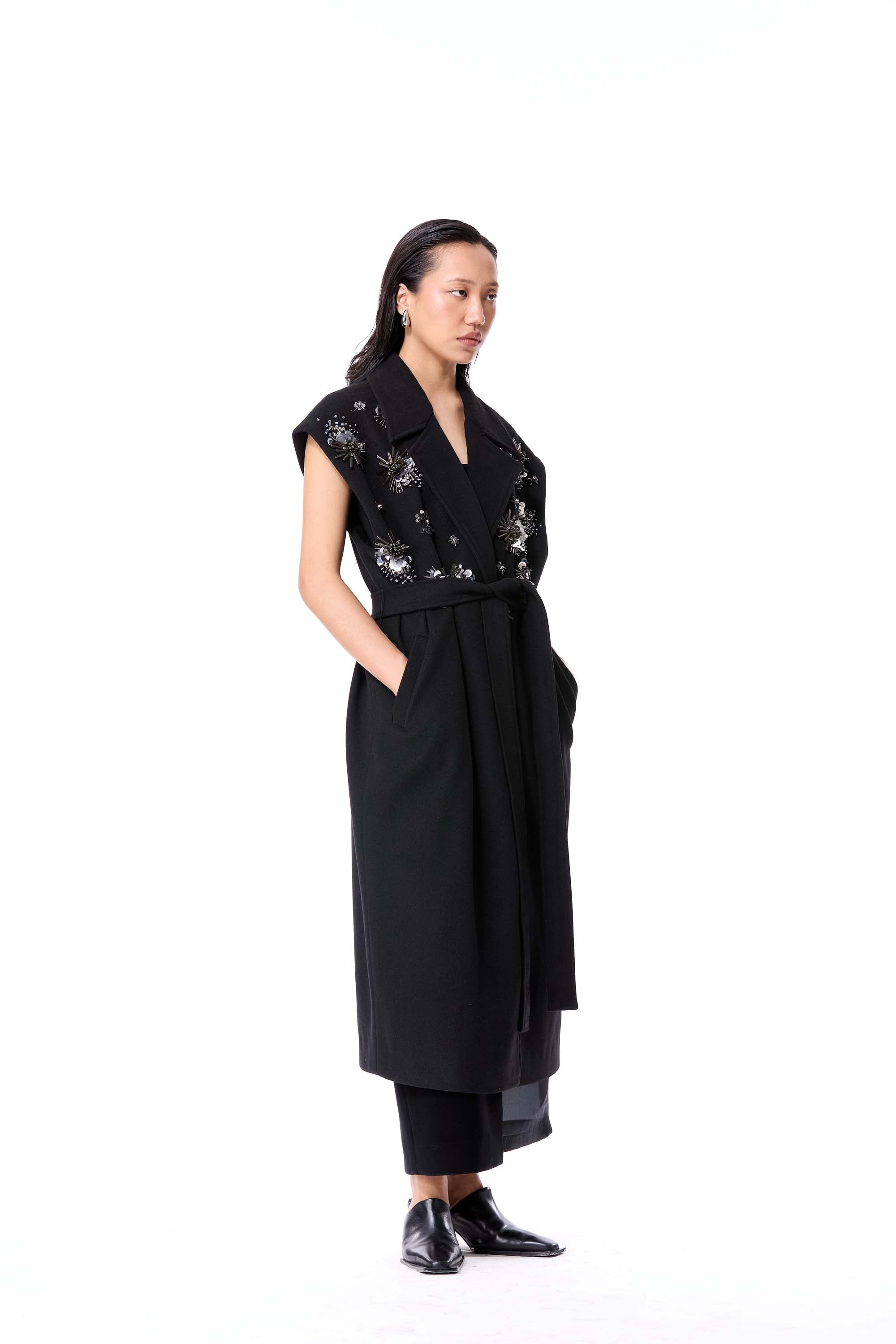 FROST BUD SLEEVELESS COAT - Kanika Goyal Label