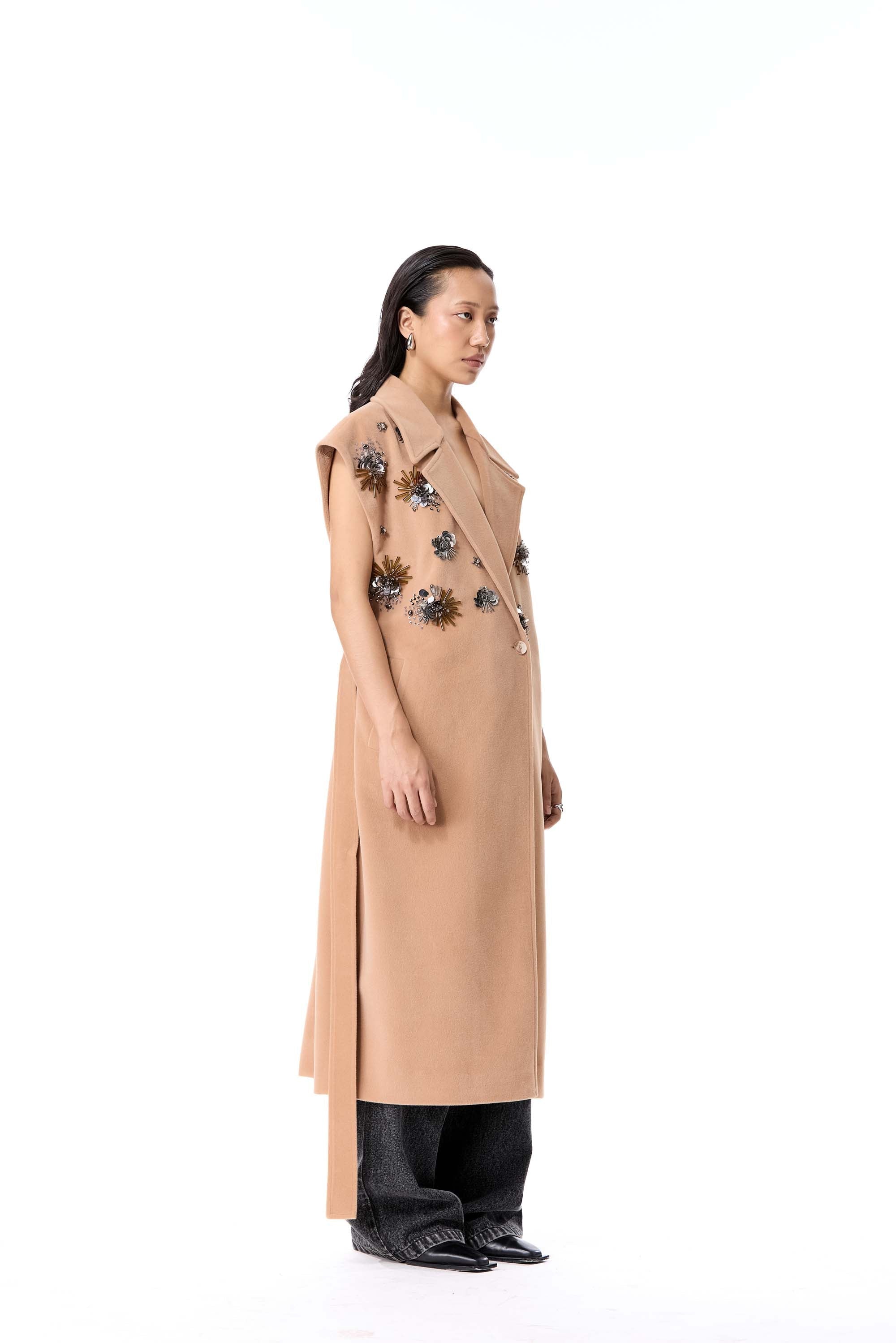 FROST BUD SLEEVELESS COAT - Kanika Goyal Label