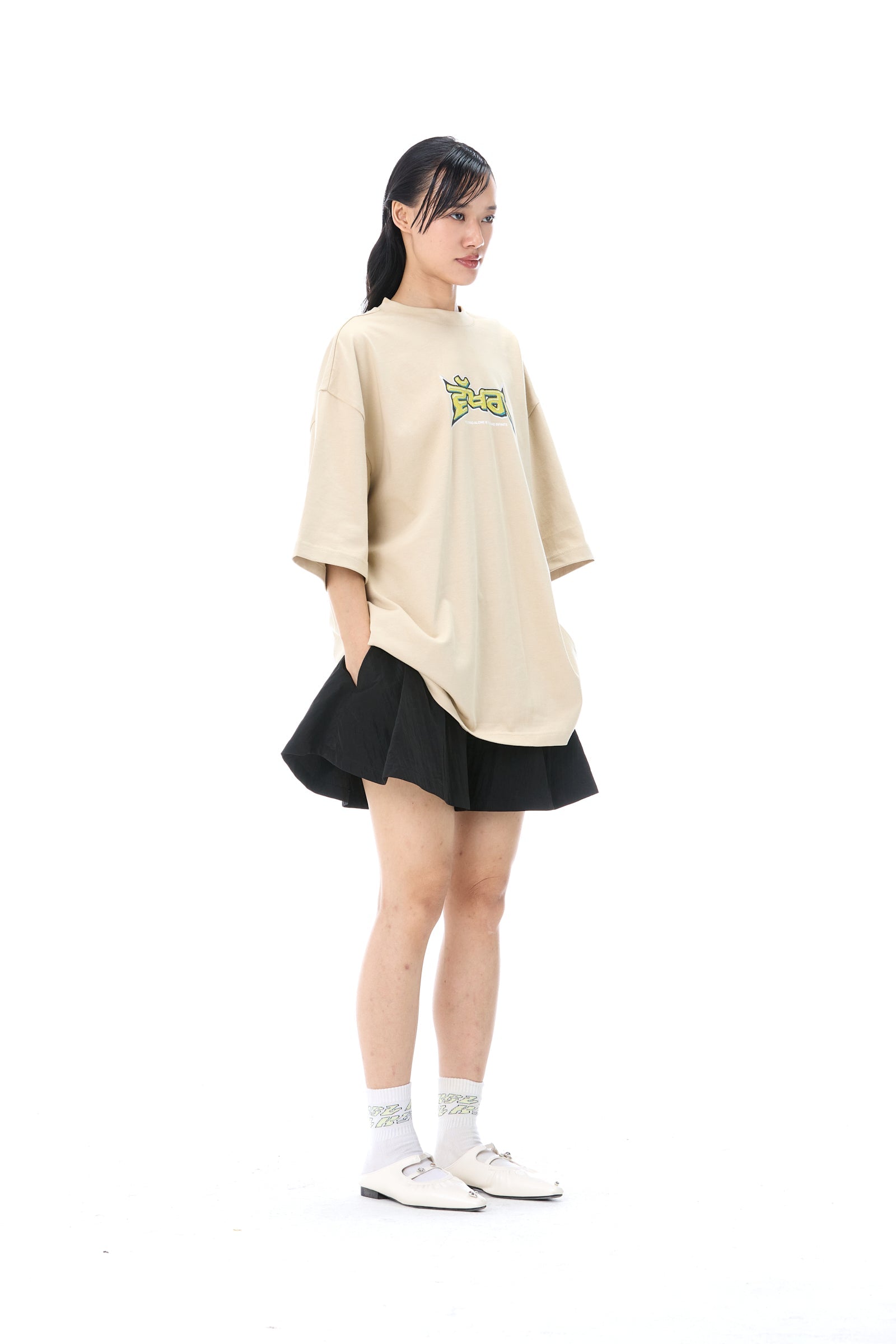 'VAKHRA' T - SHIRT - Kanika Goyal Label