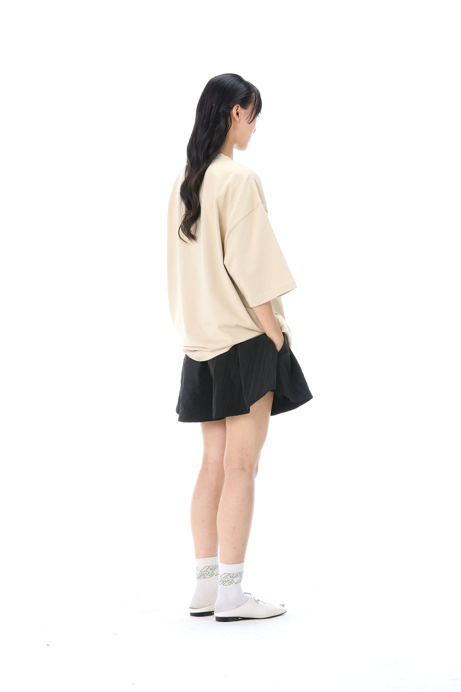 'VAKHRA' T - SHIRT - Kanika Goyal Label