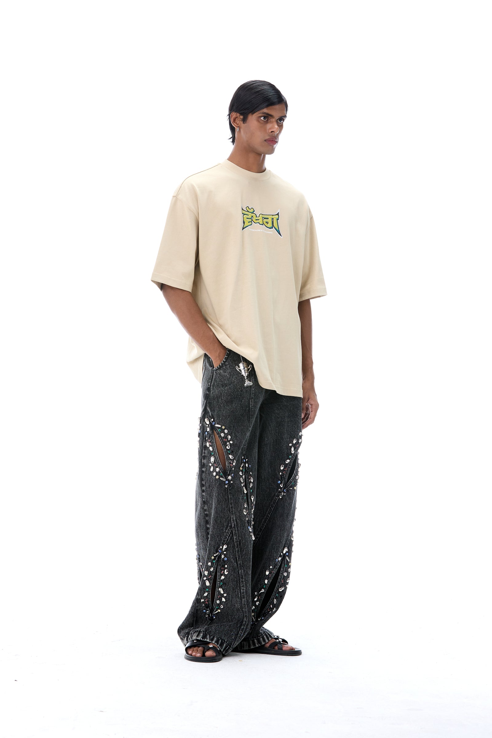 'VAKHRA' T - SHIRT - Kanika Goyal Label